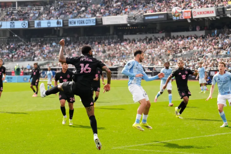 Micael dos Santos Silva in action.