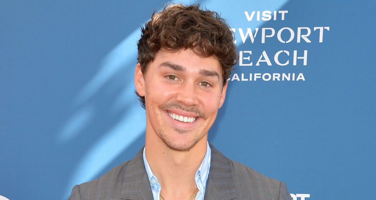 Noah Beck Joins ‘Baywatch’ Reboot Cast, Character Details Revealed! | Baywatch, Fox, Noah Beck, Television | Celebrity News and Gossip | Entertainment, Photos and Videos