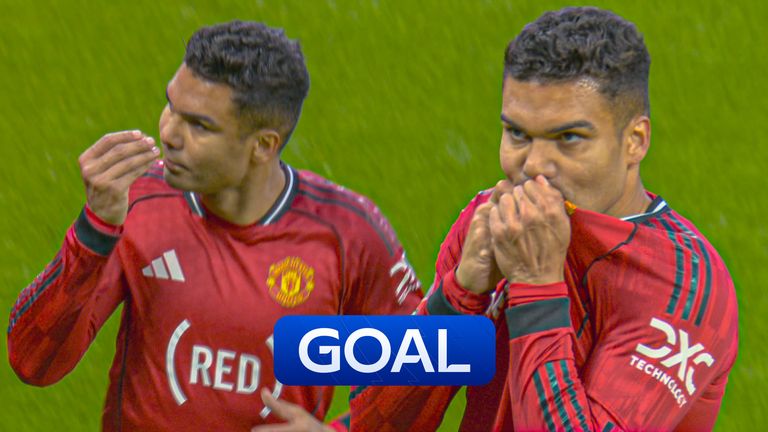 Casemiro scores for Man Utd.