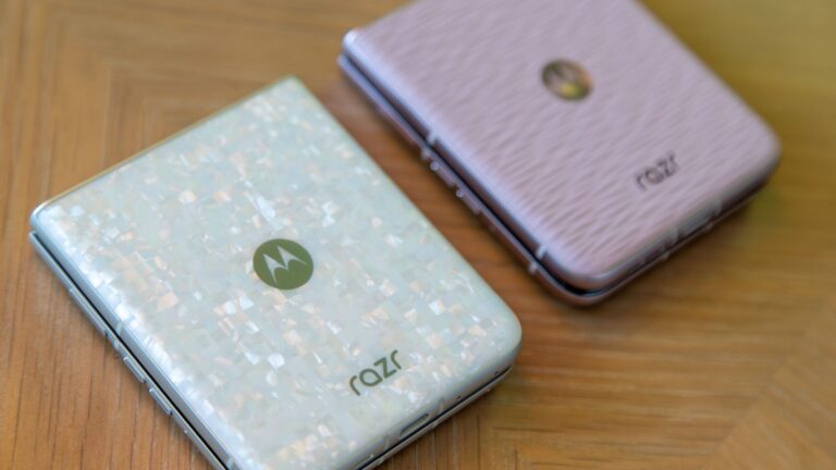 The best Motorola Razr (2026) deals of May 2026 — free phones, gift cards, and more