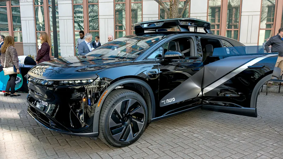 A Lucid Gravity robotaxi.
