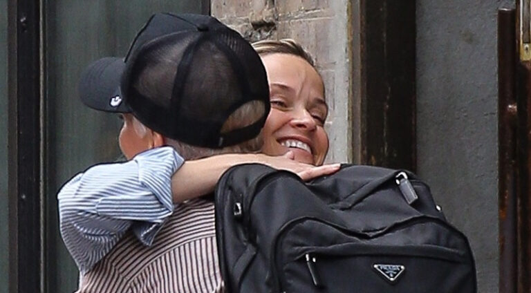 Reese Witherspoon & Pink Spotted Meeting Up in New York! | Pink, Reese Witherspoon | Celebrity News and Gossip | Entertainment, Photos and Videos