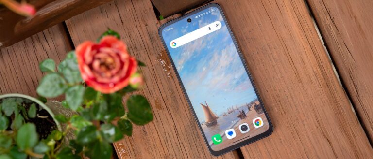 I never thought I’d see a $199 phone ever again, yet the TCL NXTPAPER 70 Pro is better than phones twice its price