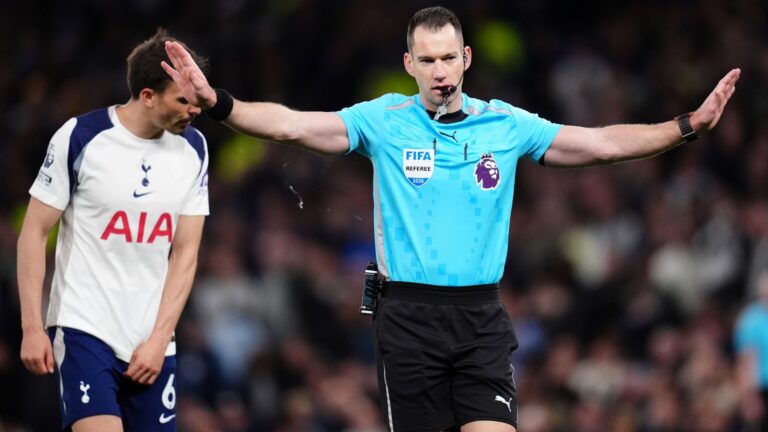 Roberto De Zerbi says match officials were ‘not calm’ during Tottenham’s draw against Leeds as late penalty claim waved away | Football News