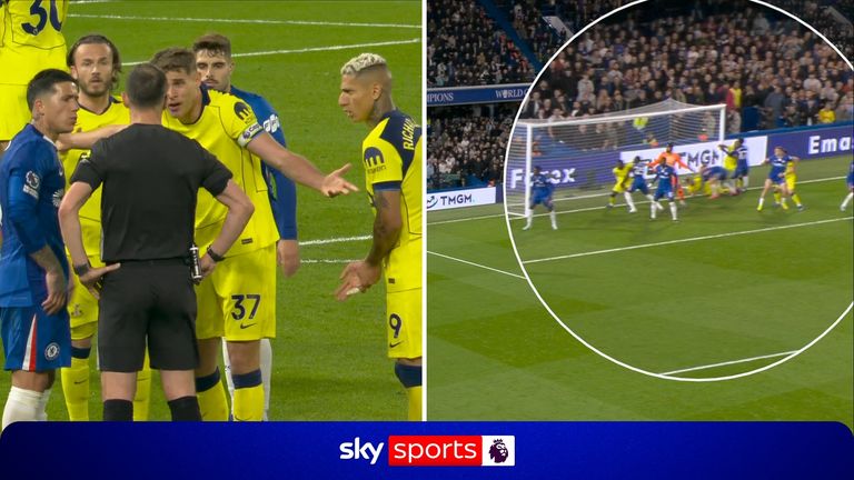 Michael Dawson and Daniel Sturridge debate whether Tottenham should have been awarded a penalty against Chelsea for Marc Cucurella's late foul at a corner.