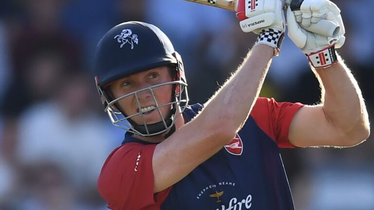 Crawley's unbeaten 75 blasts Kent to victory after England omission