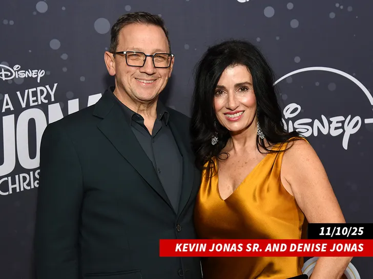 Kevin Jonas Sr and Denise Jonas getty 1