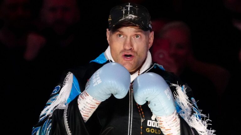 Tyson Fury: British heavyweight announces August 1 fight in Dublin for warm-up before Anthony Joshua clash in November | Boxing News