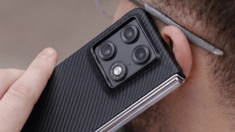 The best Motorola Razr Fold cases are finally here!