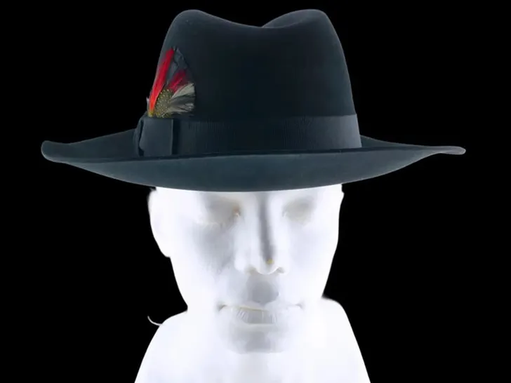 0430-Michael-Jackson-Items-Up-For-Auction-Sub1