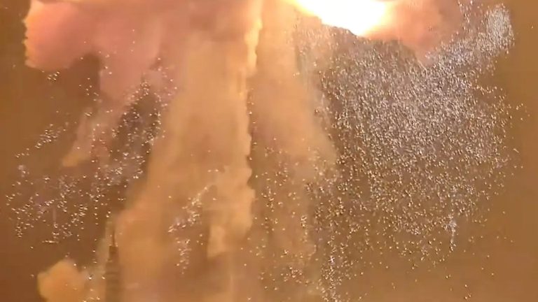 What The Blue Origin Rocket Explosion Means for America's Return to the Moon
