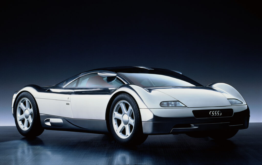 Three-quarter front view of the 1991 Audi Avus quattro.