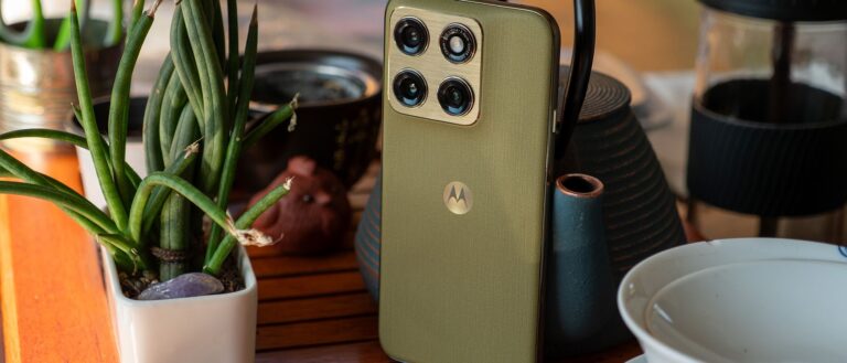 Nobody understands smartphone design like Motorola, and I’m totally surprised by how good the Motorola Edge 2026 is