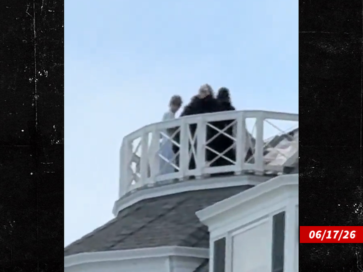 sub taylor swift balcony swipe