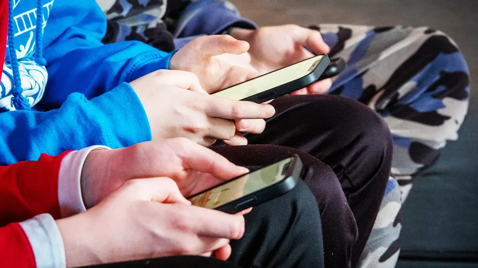 teens on phones