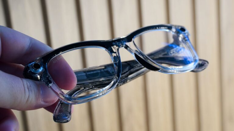 In honor of our heroes, Meta says it’s donating Ray-Ban glasses to legally blind veterans