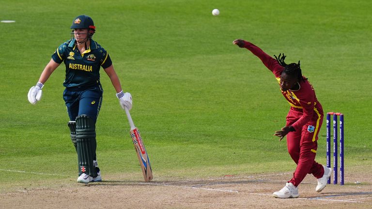 Deandra Dottin (right) has also had difficulties to score runs during the tournament 