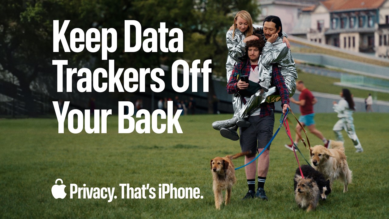 Privacy on iPhone: Safari helps block data trackers - YouTube