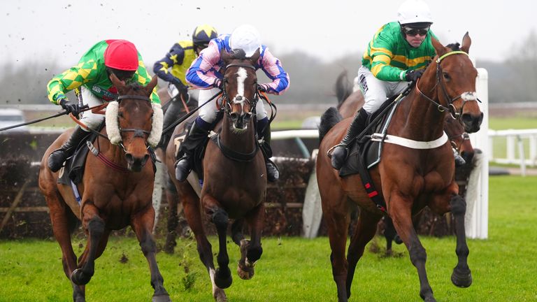 That's Nice (right) represents Nicky Henderson