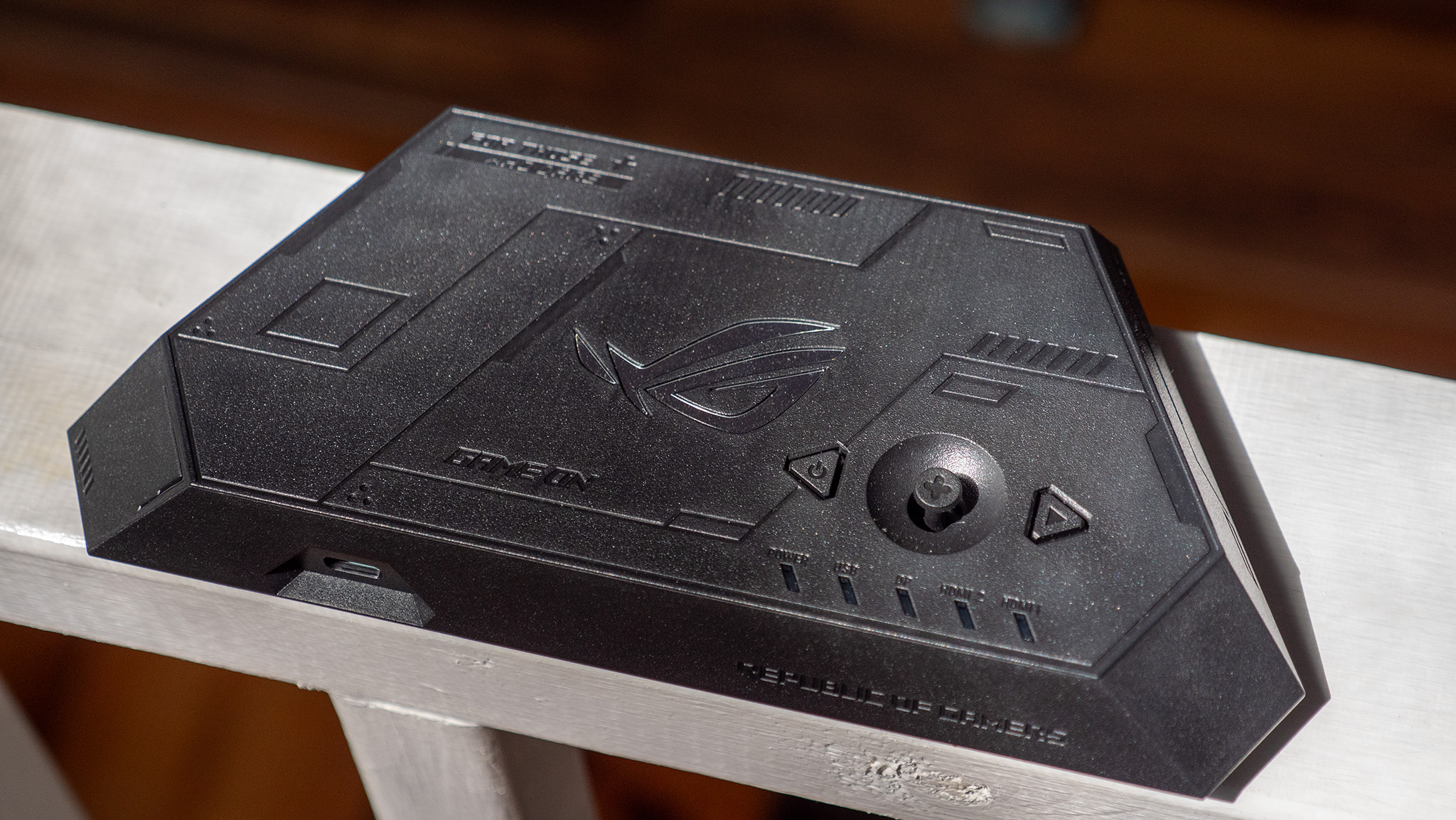 The top of Xreal ROG R1's included dock