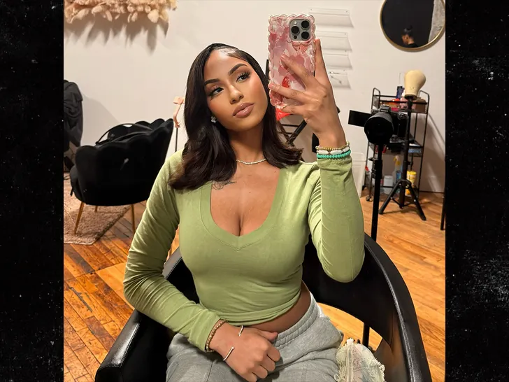 Ayzia J INSTA 3