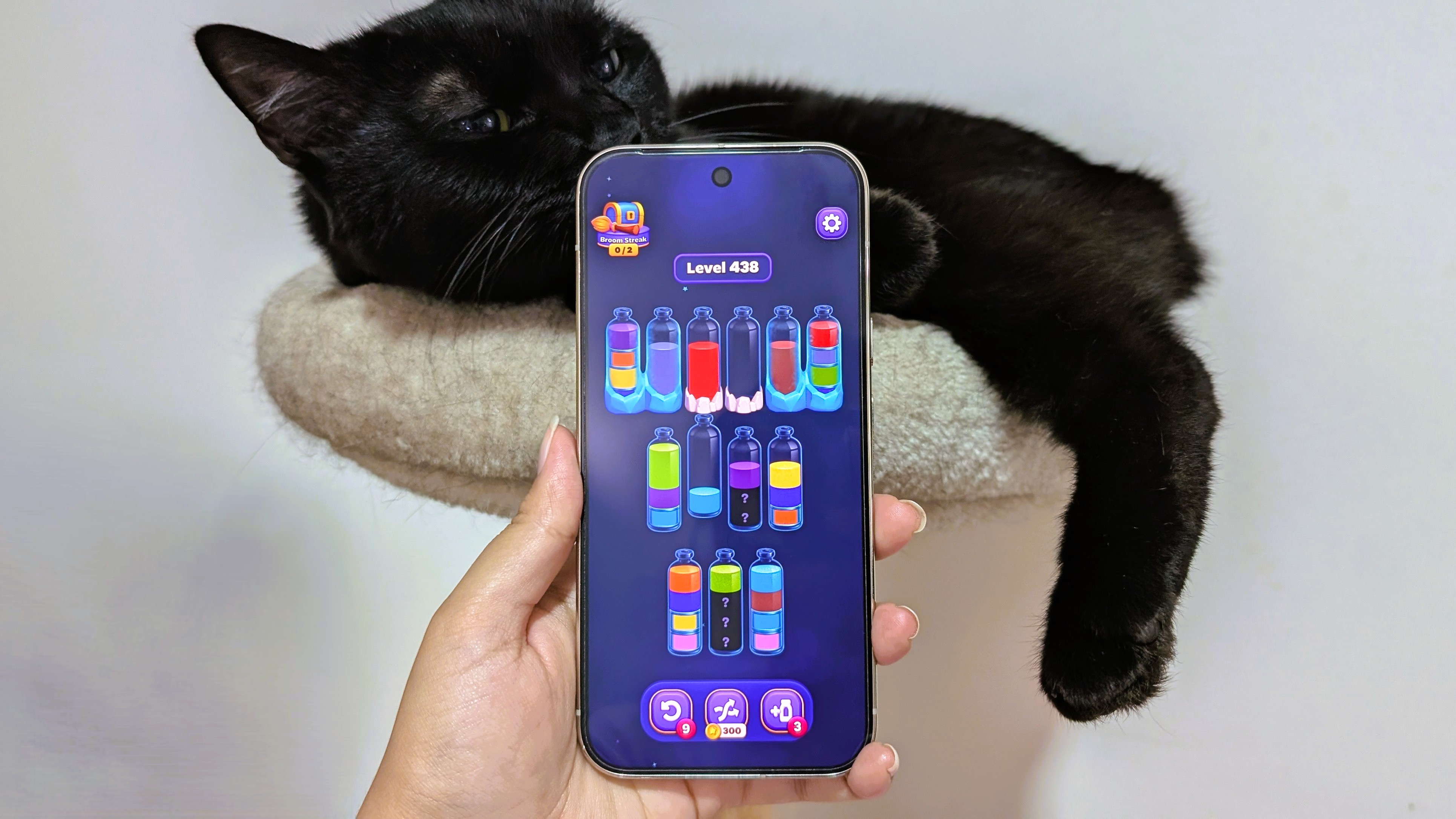 Casual Android game on Pixel 10 Pro
