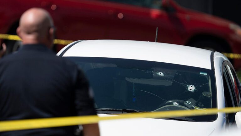ICE Pausing Most Traffic Stops Following Deadly Shootings In Maine and Texas, Sources Say