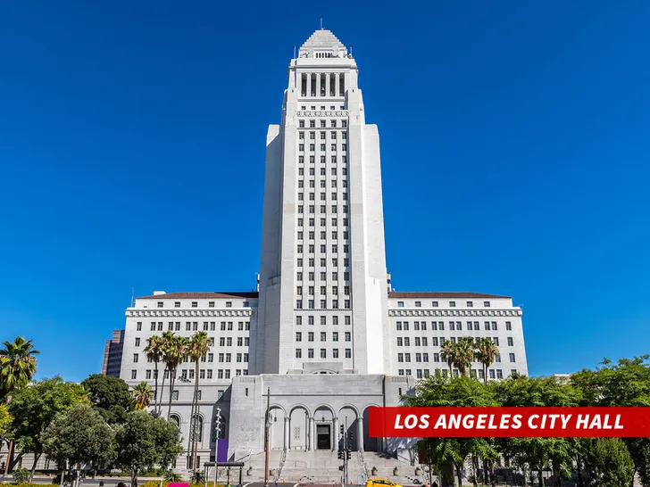 sub-los-angeles-city-hall-getty-1