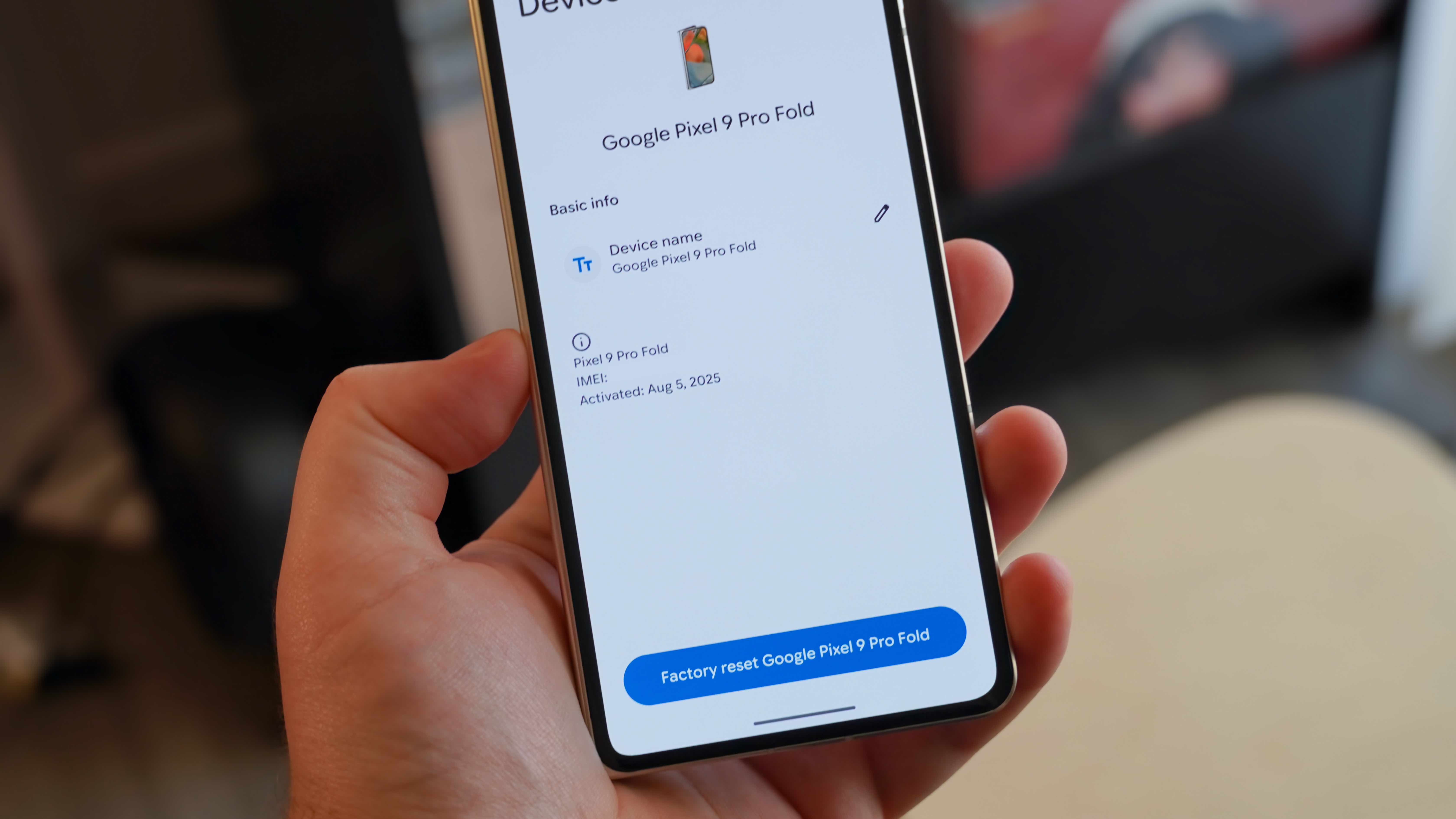 Using Find Hub to locate Android phones and accessories.