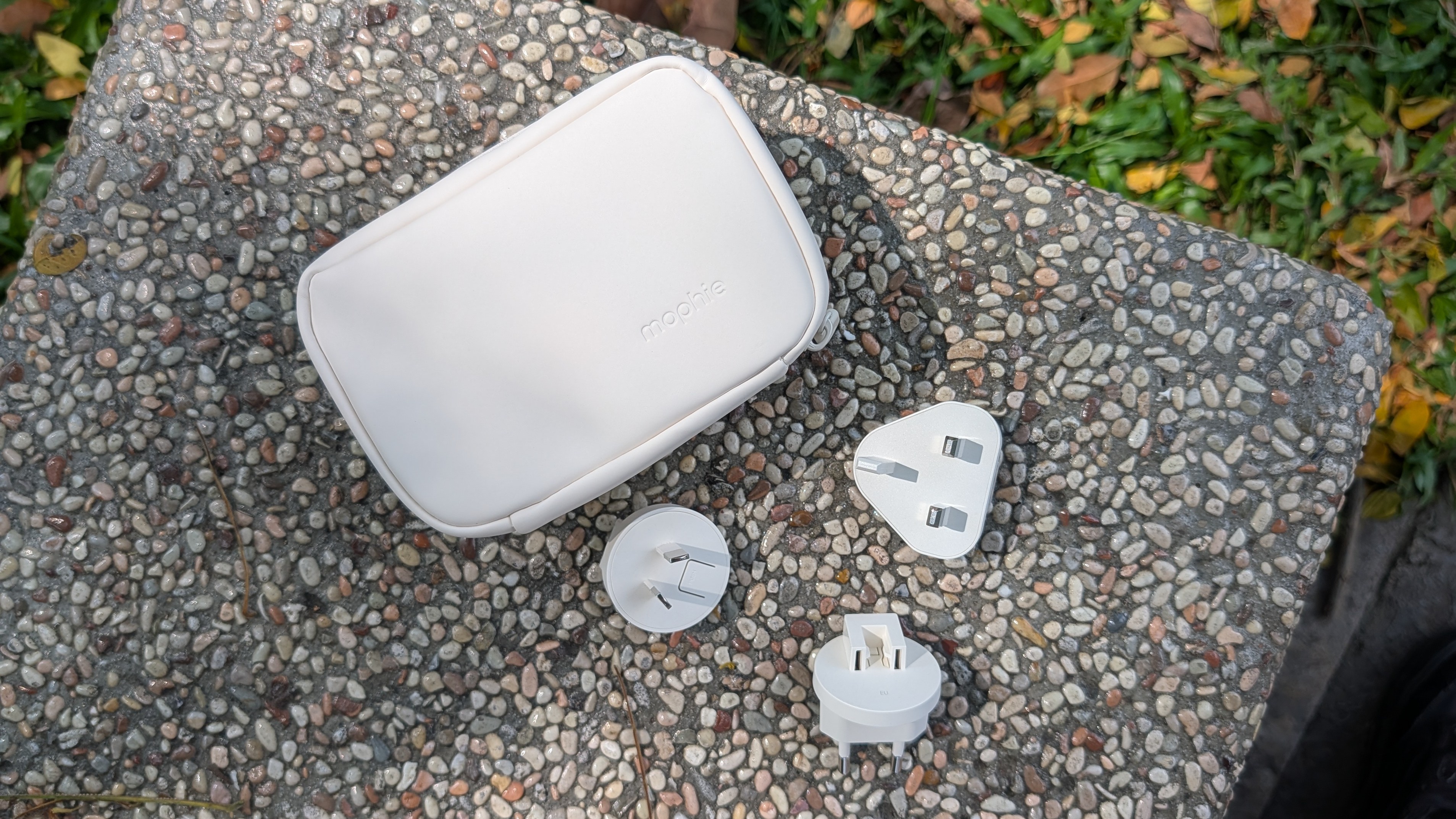 Mophie Roam 3-in-1 Travel Charger