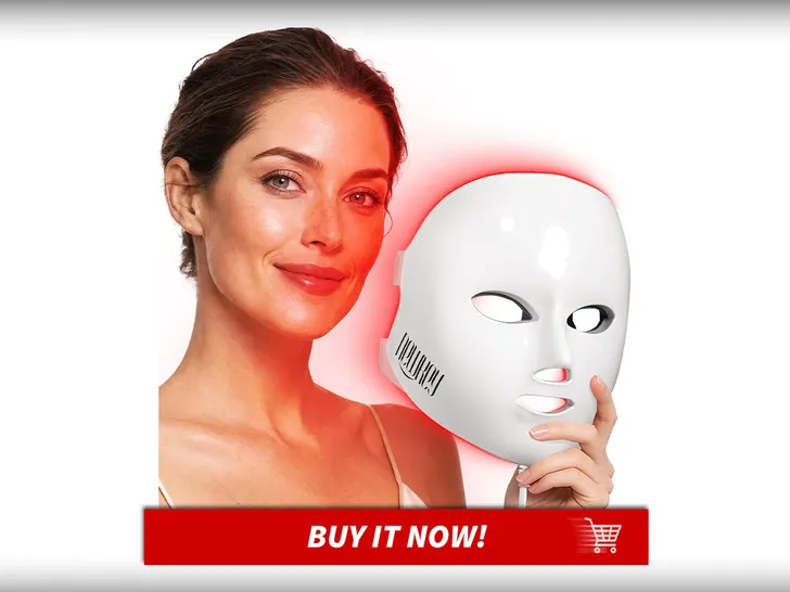 4D-LED-Red-Light-Therapy-Mask-Summer-Skincare-Needs-MAIN