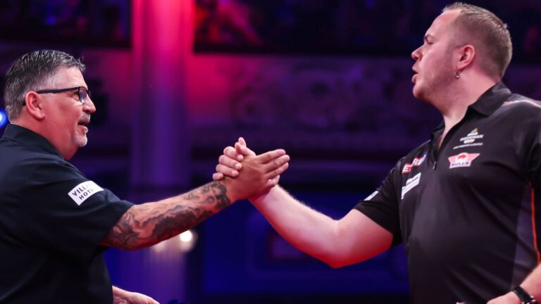World Matchplay Darts LIVE! Anderson fighting back vs Van Duijvenbode in quarter-finals