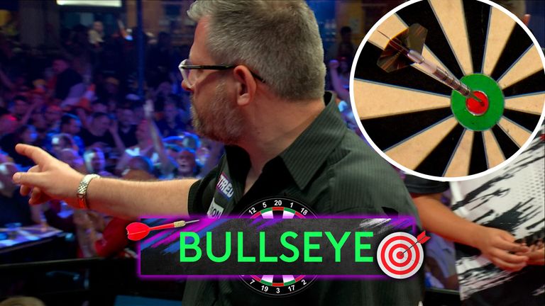 James Wade produces a stunning 121 finish, ending on the bullseye to put Gian van Veen under pressure.