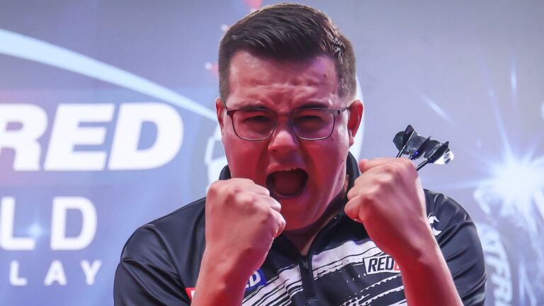 World Matchplay Darts: Gian van Veen edges past James Wade to book semi-final showdown with Gerwyn Price in Blackpool | Darts News