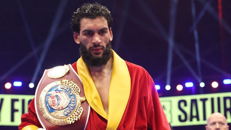 Hamzah Sheeraz escapes with narrow points win, while Josh Kelly overcomes horror gash to his nose in Saudi Arabia | Boxing News