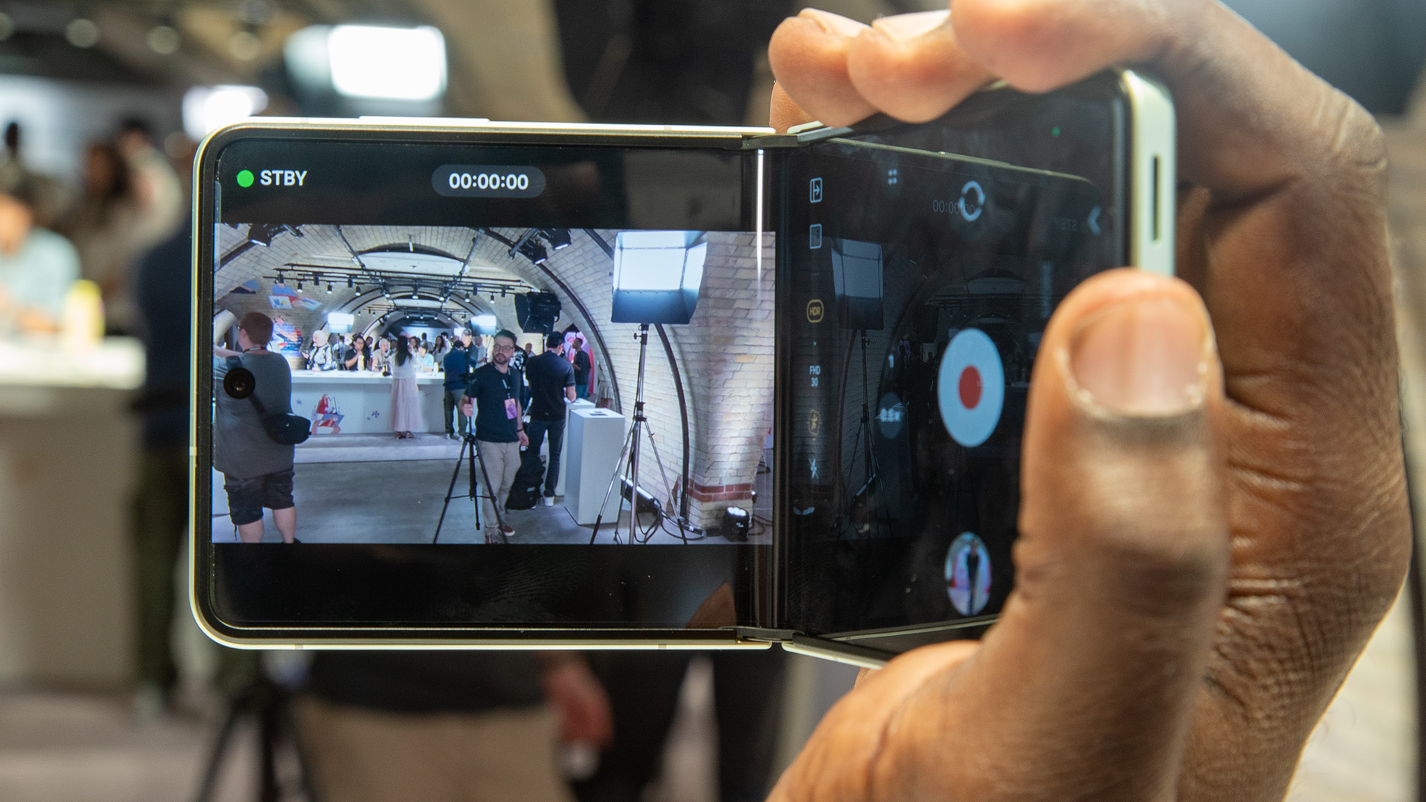 Hands-on with the Samsung Galaxy Z Flip 8's camera