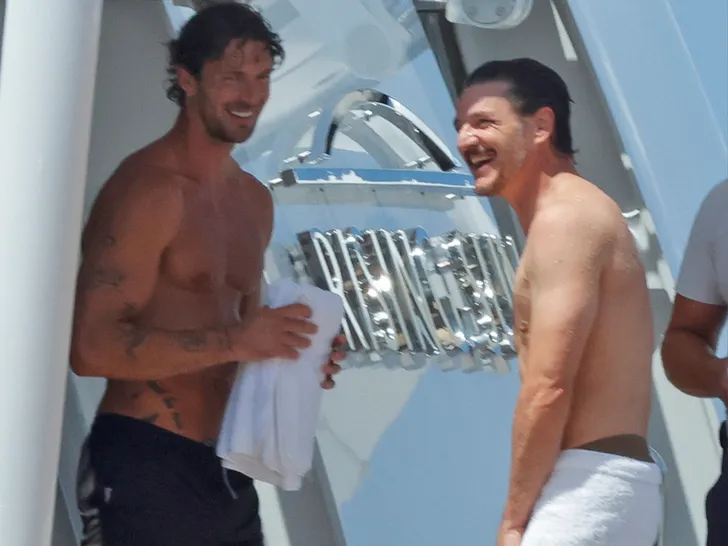 0729-Pedro-Pascal-Yacht-SUB