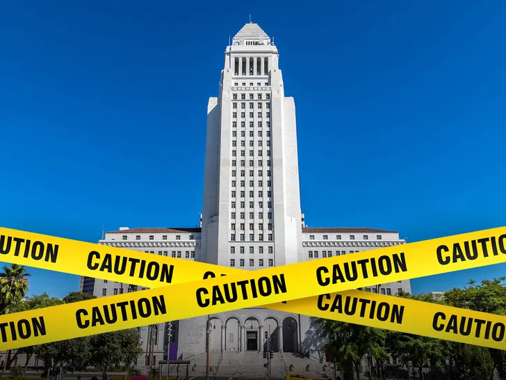 main-los-angeles-city-hall-getty-1