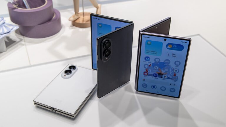 Score $1,100 OFF the Samsung Galaxy Z Fold 8 with new T-Mobile deal — no trade-in required!