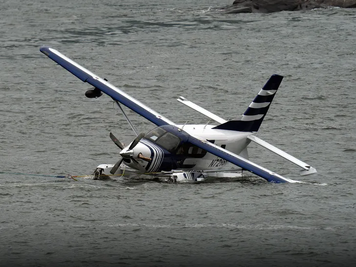 main-new-york-east-river-seaplane-getty-1