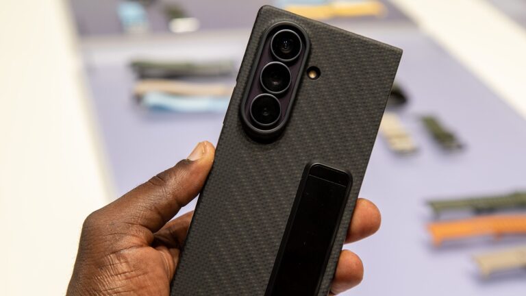 Can you use Samsung Galaxy Z Fold 7 cases on the Galaxy Z Fold 8 Ultra?