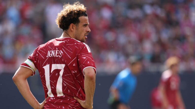 Liverpool 2 – 4 Leeds