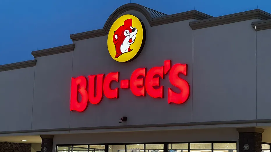 The iconic Buc-ee's convenience store sign