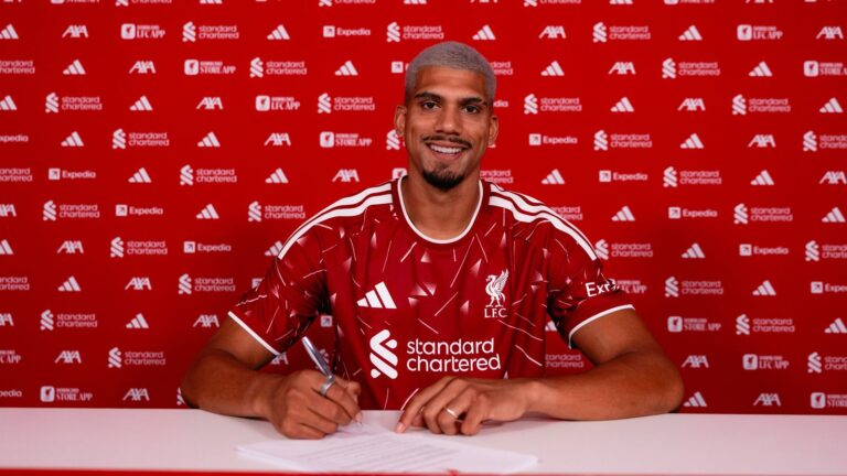 Ronald Araujo transfer news: Liverpool complete deal to sign Barcelona defender on loan with option to buy | Football News