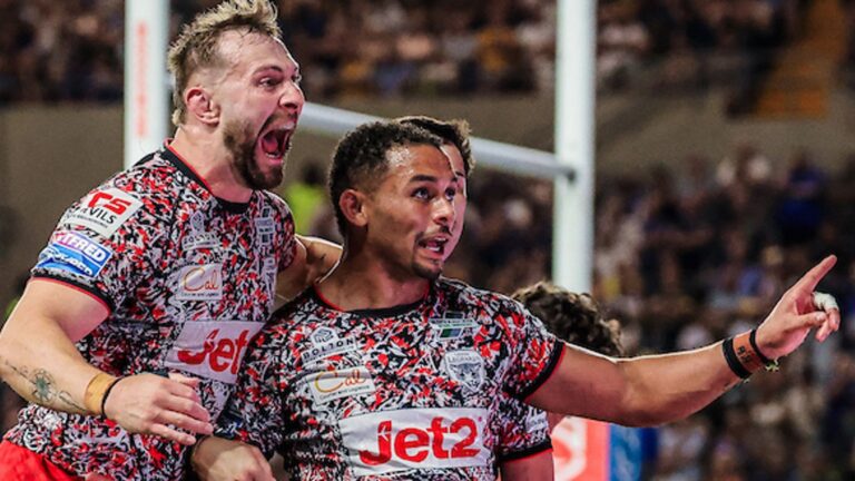 Super League: Leaders Leeds Rhinos suffer first home defeat of season as Leigh Leopards claim surprise 20-16 win at Headingley | Rugby League News