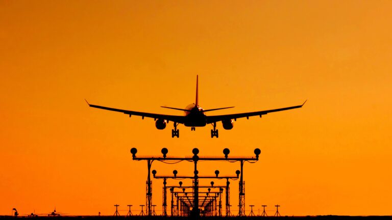 Pilots and Flight Attendants Face a Real Cancer Risk. Frequent Flyers Shouldn’t Panic