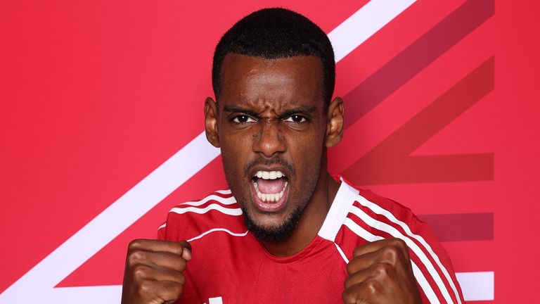 Liverpool's Alexander Isak is 4/1 to be fouled +2 times
