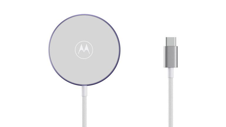 Motorola’s magnetic charger leaks, and it’s exactly what Android needed
