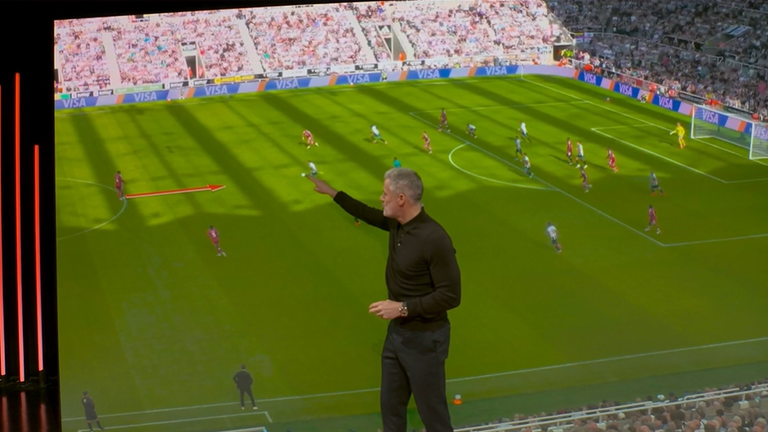 Jamie Carragher illustrates how 35-year-old Virgil van Dijk opted not to push up, leaving space for Newcastle to exploit