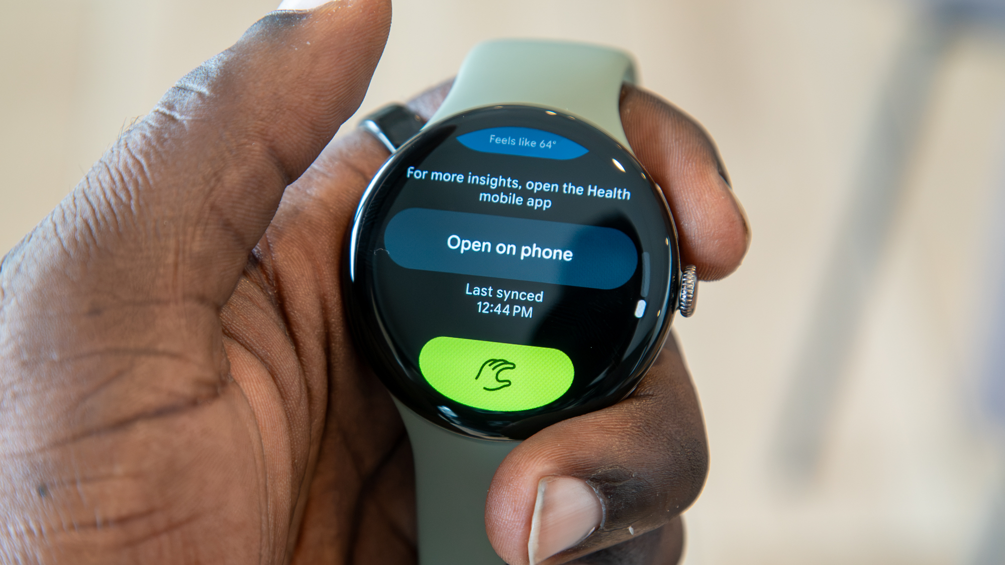 Pinch gesture icon on the Pixel Watch 5